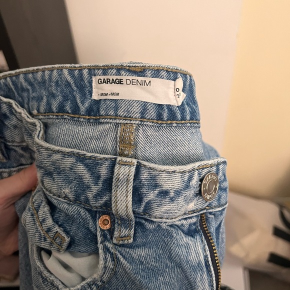 Garage Mom Jeans - Picture 3 of 3
